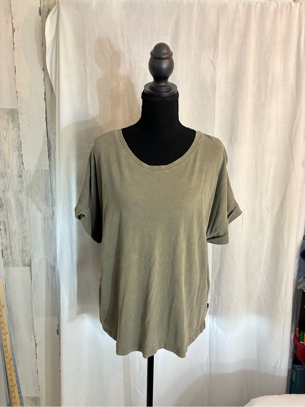 GAP Olive Green Short Sleeve Scoop Neck Tee